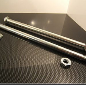 Eje basculante BULTACO modelos 10, 27, 49 y 80 (12x240mm):