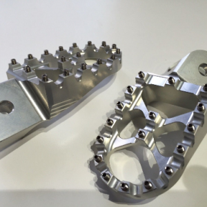 Estriberas Anchas (57mm.)para todas las motos de Trial modernas