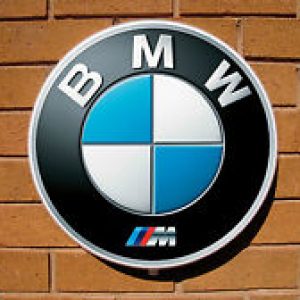 Led Light Box con el distintivo de  BMW