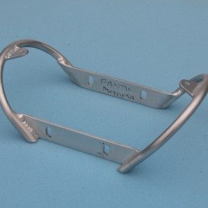FANTIC 200 1er. modelo Soporte en aluminio guardabarros delantero