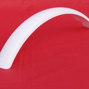 FANTIC Guardabarros delantero blanco con logo en relieve