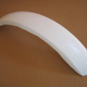 Guardabarros delantero UNIVERSAL   Medidas: 50 largo x 10 ancho x 11 cm. alto