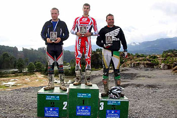 Podium-TR2-con-Javier-Victor-y-Mauro OK