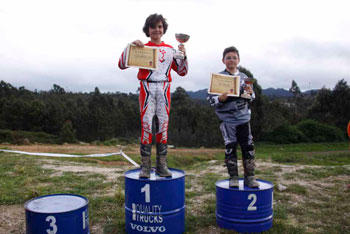 Podium-juvenil-con-Vicente-y-Pablo ok