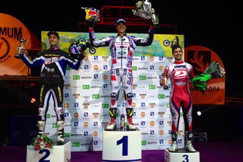 St-petersburg-Indoor-podio1