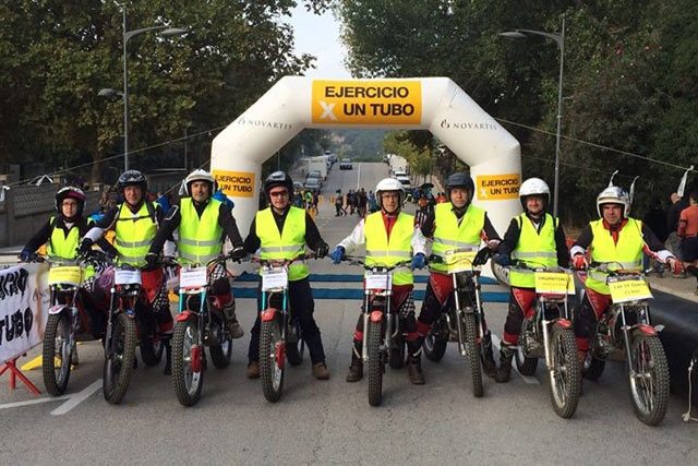 Trialeros colaborando con los runners